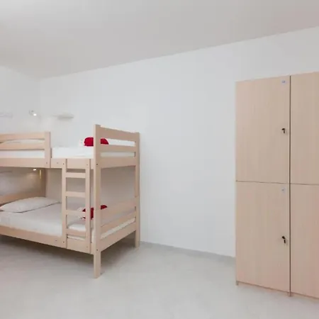 Free Bird - Bed In Four Bed Mixed 3 *